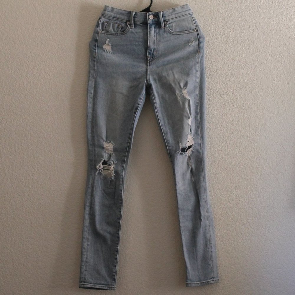 URBAN OUTFITTERS BDG TWIG RIPPED HIGH-RISE SKINNY JEAN - LIGHT WASH